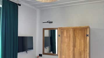 Superior Room | In-room safe, desk, free WiFi