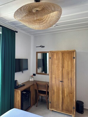 Superior Room | 1 bedroom, in-room safe, desk, free WiFi