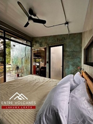 1 bedroom, desk, free WiFi, bed sheets