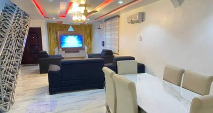 Serenity Retreat in Ashongman Estate