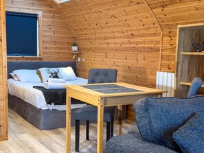 Cabin, Ensuite, Lake View | Lounge - The Firs Country Park (Boston)
