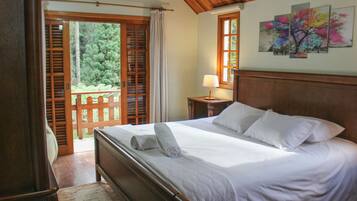 Villa | 4 bedrooms, free WiFi