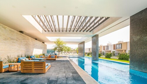 Stunning Family House 5 Min From Beach