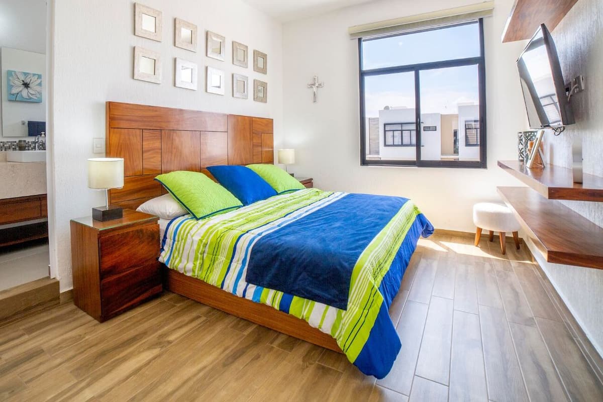 Deluxe House, 3 Bedrooms, Non Smoking, Patio | 3 bedrooms, laptop workspace, free WiFi