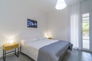 4 chambres, fer et planche à repasser, accès au Wi-Fi (inclus)