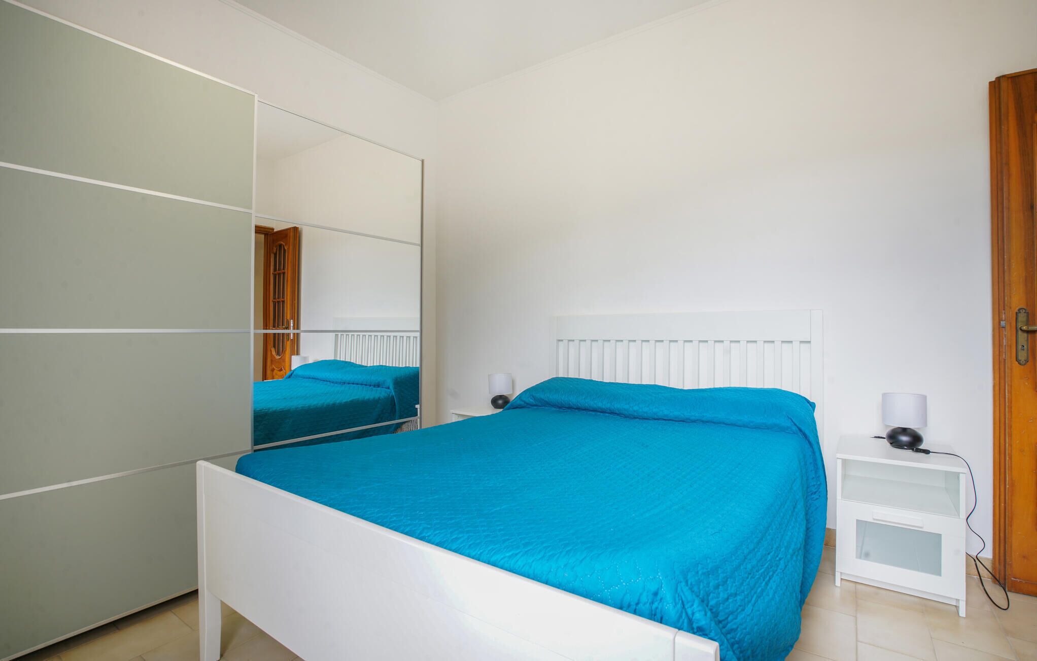 2 bedrooms, travel crib, free WiFi