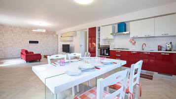 Kühlschrank, Herdplatte, Geschirrspüler