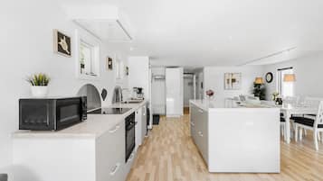 Kühlschrank, Ofen, Herdplatte, Geschirrspüler