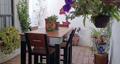 Excelente casa de espacios amplios, para reuniones familires y de amigos
