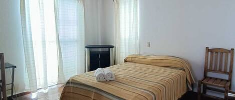 3 bedrooms, WiFi, bed sheets