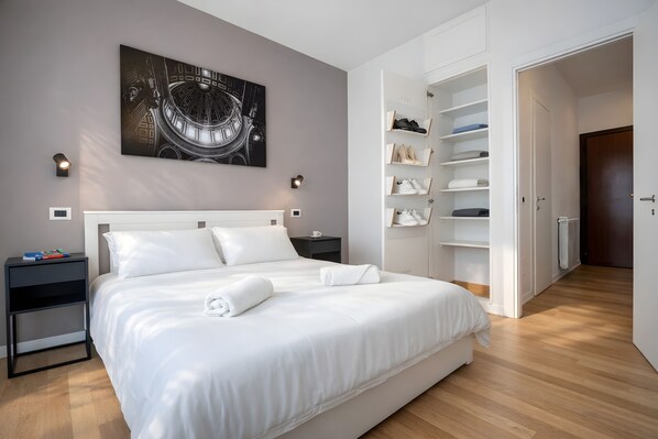 Unclassified image, 1 of 15, button