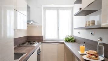 Oven, stovetop, coffee/tea maker, highchair