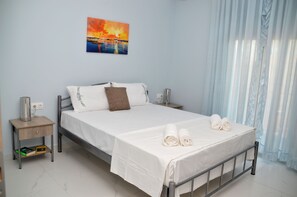 1 bedroom, iron/ironing board, WiFi, bed sheets - A spacious apartment close to the sea, ideal for couples, families and friends. (Flogita)