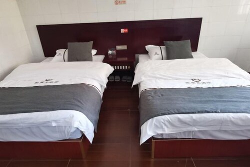 Menglian Kailei Hotel