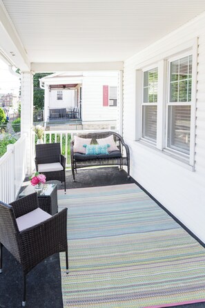 Terrace/patio - Marvelous 4-bedroom house in Woodlawn Heights, family friendly. (Yonkers)