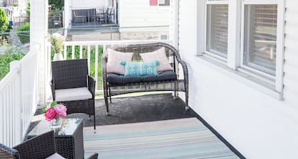 Marvelous 4-bedroom house in Woodlawn Heights, family friendly.