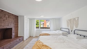 5 bedrooms, WiFi, bed sheets