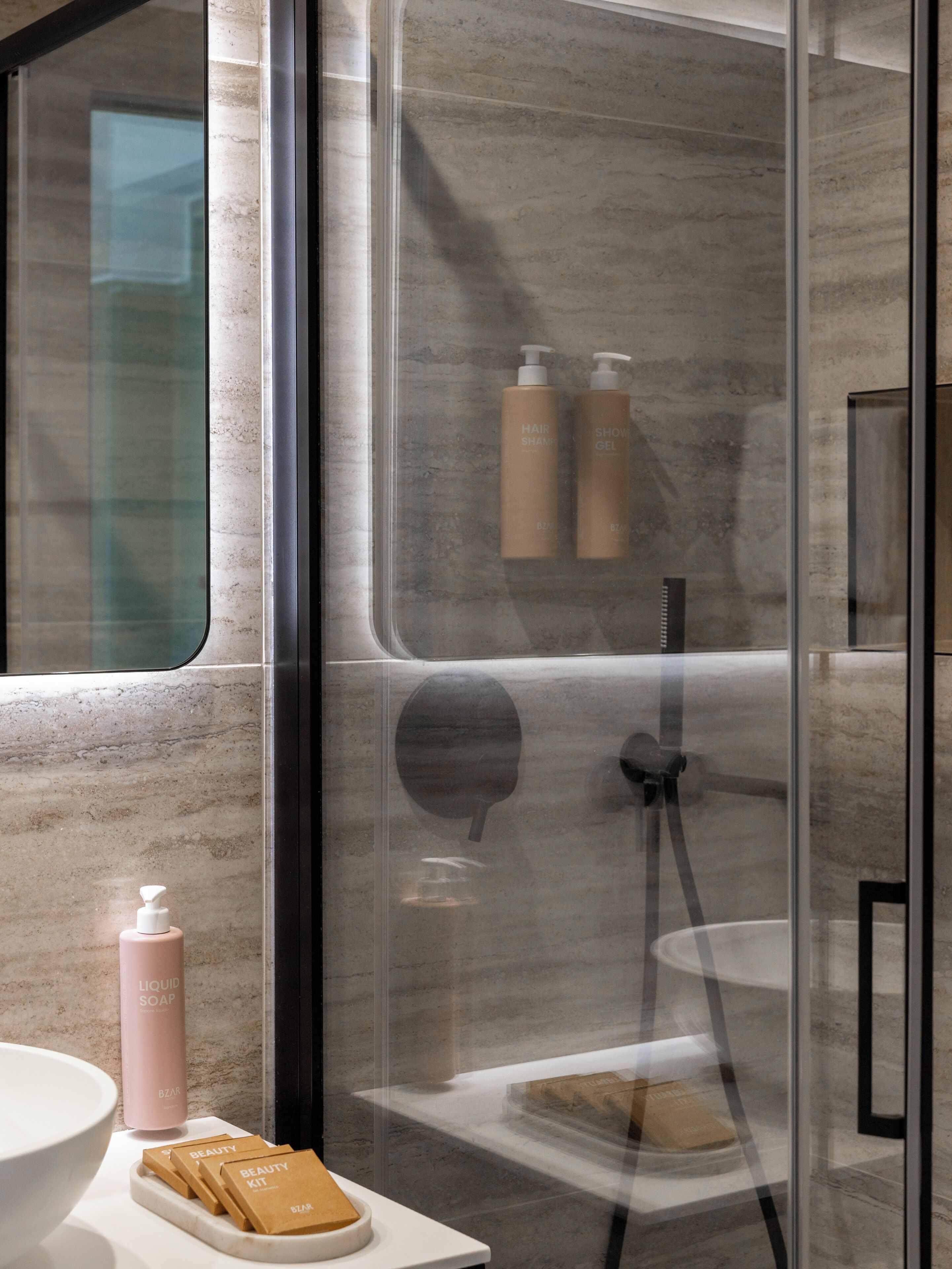 Suite Junior, terrazzo | Bagno | Soffione a pioggia, asciugacapelli, pantofole, bidet