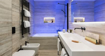 Adoro Hotel