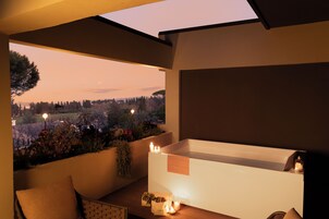 Suite Romantica, idromassaggio | Vista dalla camera