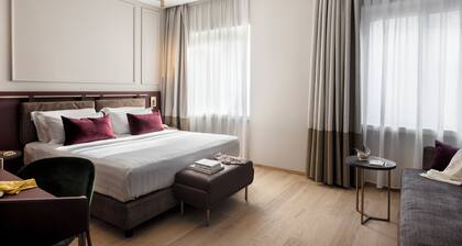 Adoro Hotel