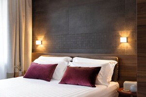 Ropa de cama de alta calidad, cubrecamas y colchones con efecto memoria 