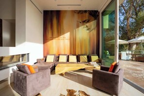 Interior - Private Bali Inspired Villa (Beverly Hills)