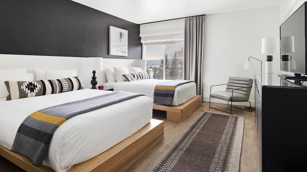 Two Queen, Gravity Haus, Skiing Fun, Foot Of Jackson Hole Mountain - Teton Village, WY
