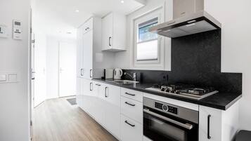 Fridge, microwave, dishwasher, coffee/tea maker
