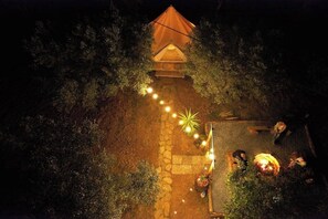 Property grounds - Glamping Bell Tent for 4 | Family, Donkeys & Olive Grove, Calabria (Campodorato)