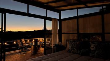 3 bedrooms, bed sheets