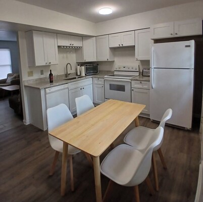 Park clean retreat two bedrooms