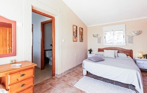 4 slaapkamers, reisbedje, gratis wifi, beddengoed