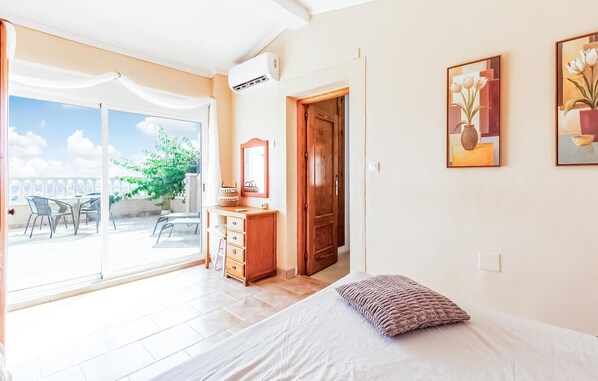 4 chambres, lit parapluie, Wi-Fi gratuit, draps fournis