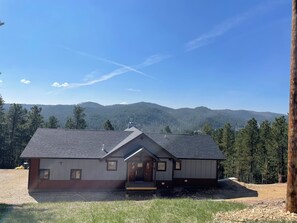 Exterior - Spacious, 3 bedroom private cabin on 6 acres. Near Mickelson trail & Deadwood (Lead)