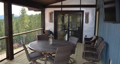 Spacious, 3 bedroom private cabin on 6 acres. Near Mickelson trail & Deadwood