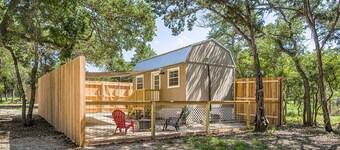 Cozy Romantic TINY HOME CABIN w/ FirePit and Blackstone Grill
