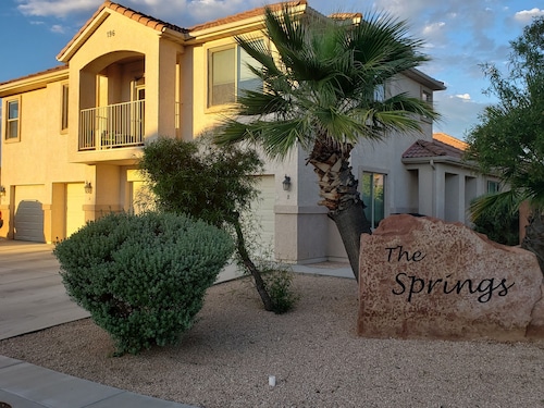 Beautiful Condo w/balcony and an additional game room, swimming pool and more!