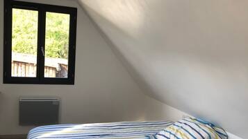 2 間睡房、熨斗/熨衫板、Wi-Fi、床單