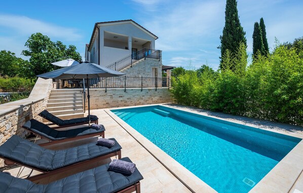 Pool - Amazing home in Golas with WiFi (Golas)