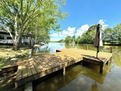 Skoolie on Lake Weiss | LAKE FRONT & Fishing