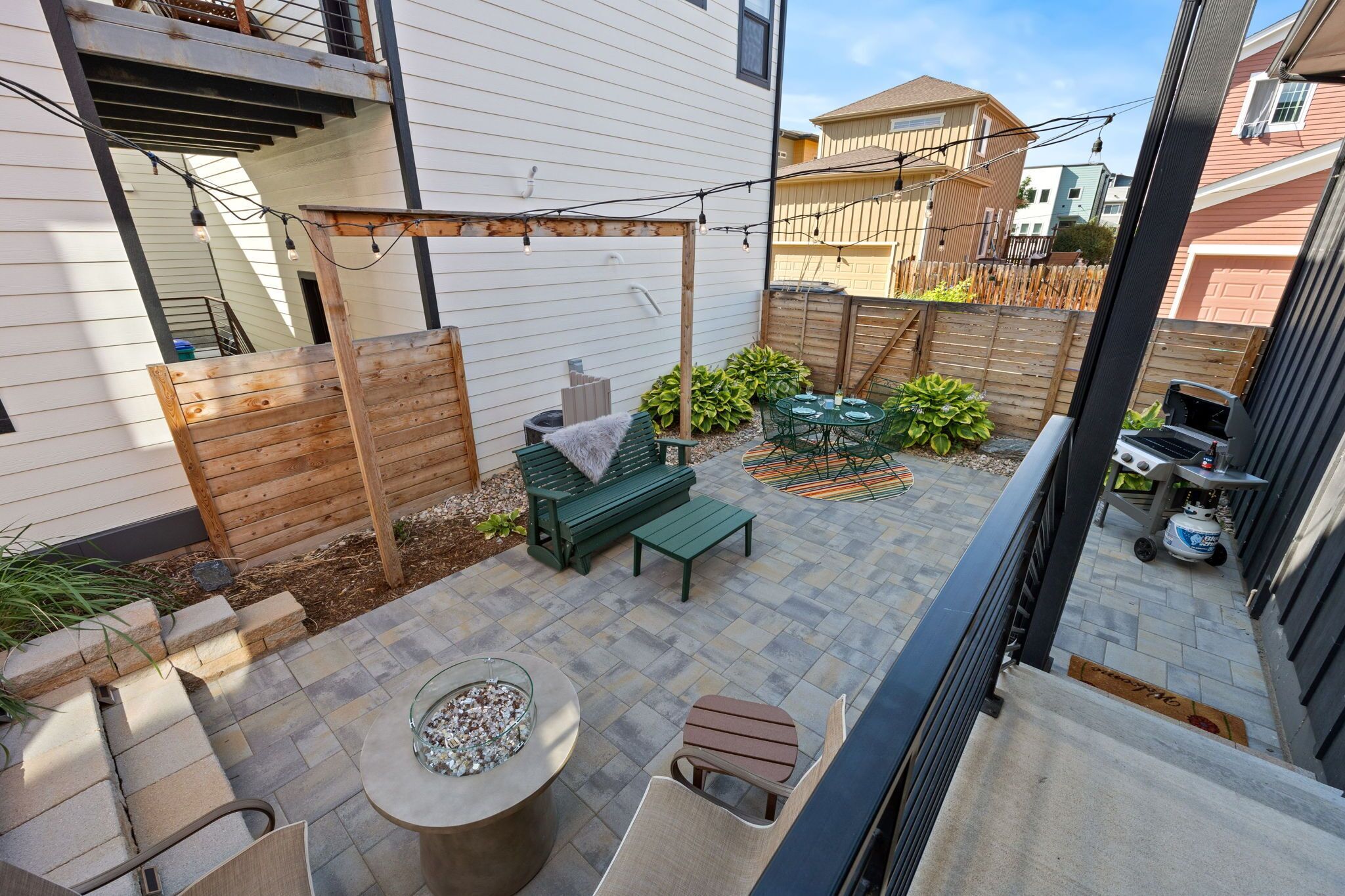 Casa, varias camas, patio, vistas al jardín (368 Pascal St.) | Restaurante al aire libre