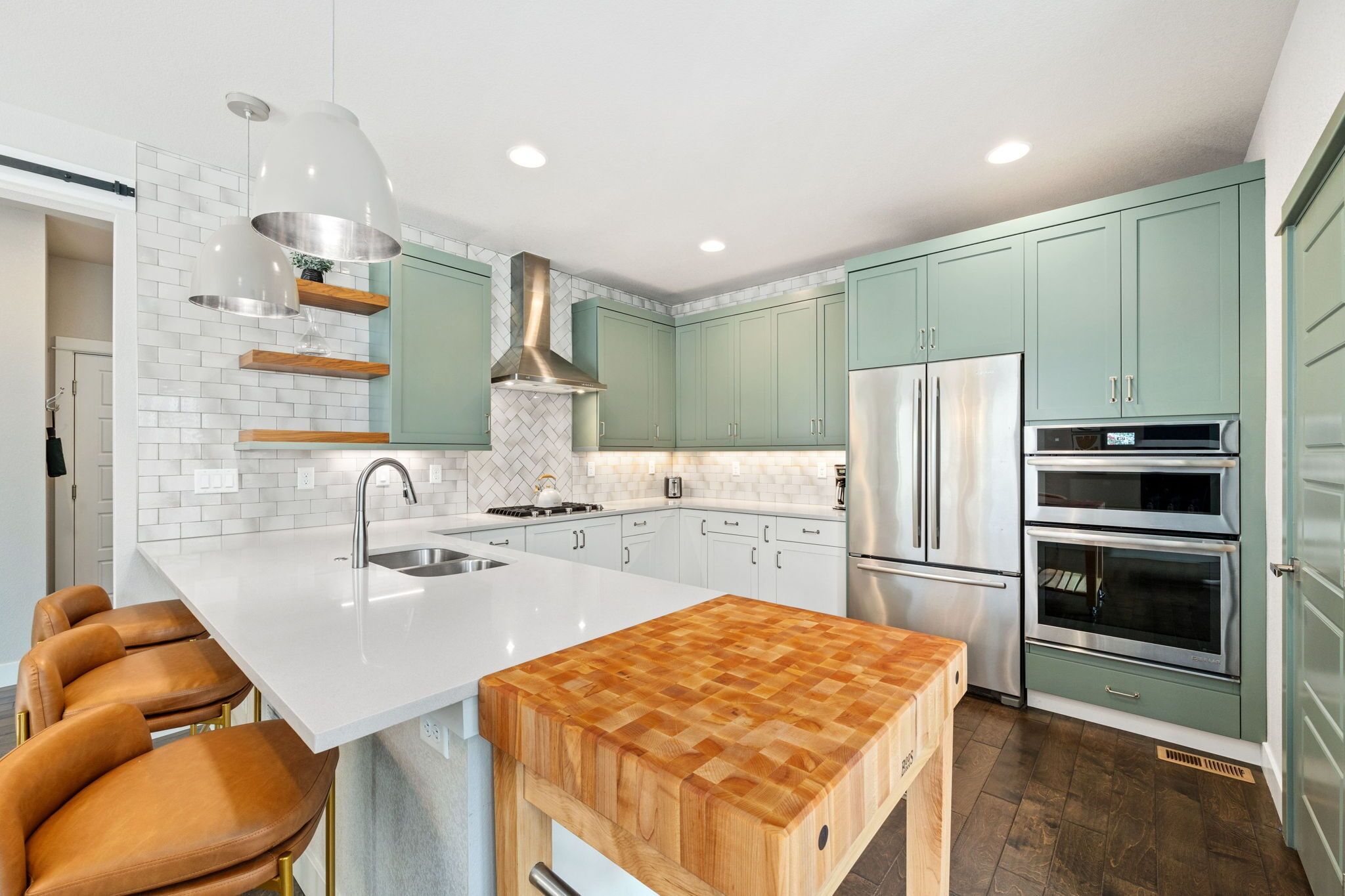 House, Multiple Beds, Patio, Garden View (368 Pascal St.) | Private kitchen | Fridge, microwave, oven, stovetop