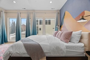 3 bedrooms, iron/ironing board, travel cot, free WiFi - 3min Walk to Ski Lift*Hot Tub*Epic Kids Room*Views (Brian Head)
