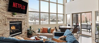 3min Walk to Ski Lift*Hot Tub*Epic Kids Room*Views