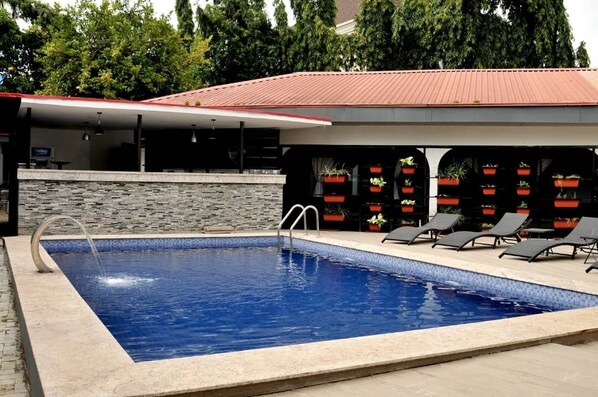 7 piscines extérieures