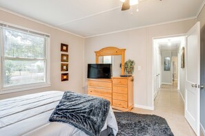 3 habitaciones, escritorio, tabla de planchar con plancha y wifi 