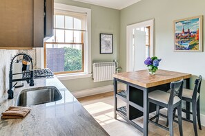 Fridge, microwave, oven, stovetop - Albany Vacation Rental w/ State Capitol Views! (Albany)