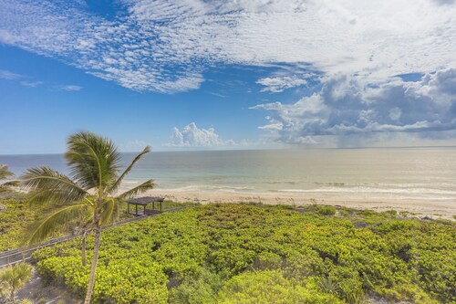 Oceanfront Fort Pierce Condo: Pool & Beach Access!