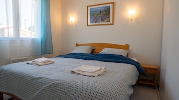 3 habitaciones, tabla de planchar con plancha, cuna de viaje y wifi